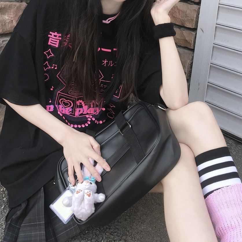 Japanese Women's Black Short-sleeved T-shirt