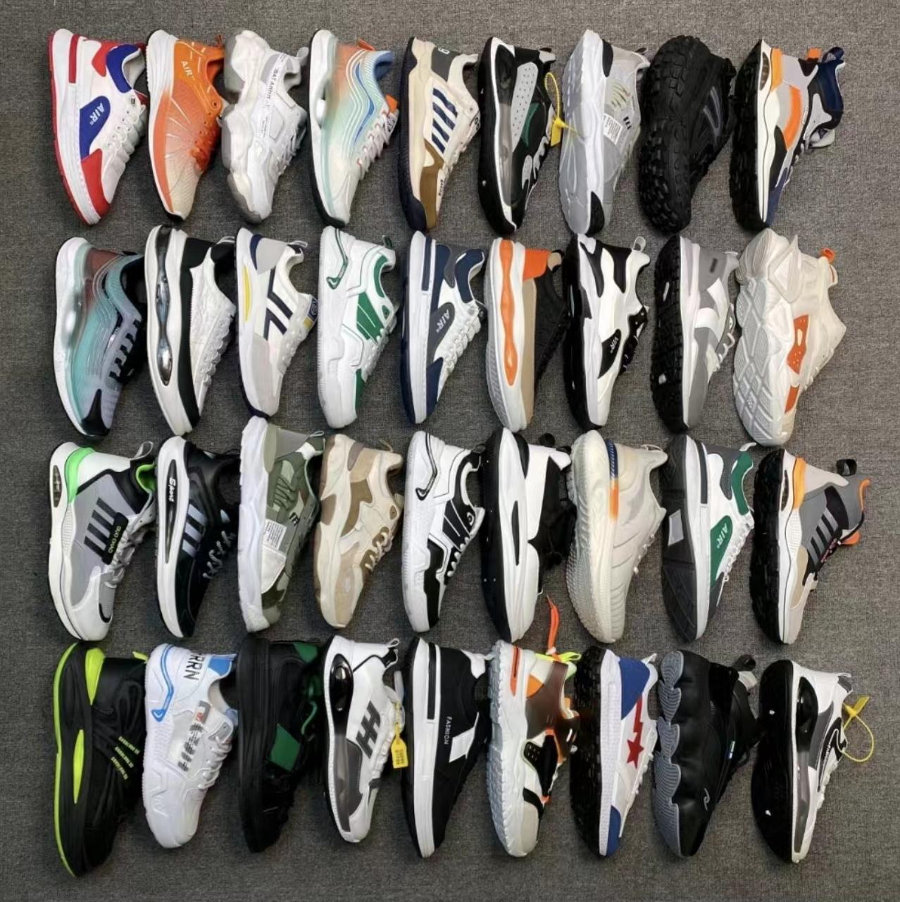 Lotes de 100 Zapatillas de Caballeros, Modelo M1243