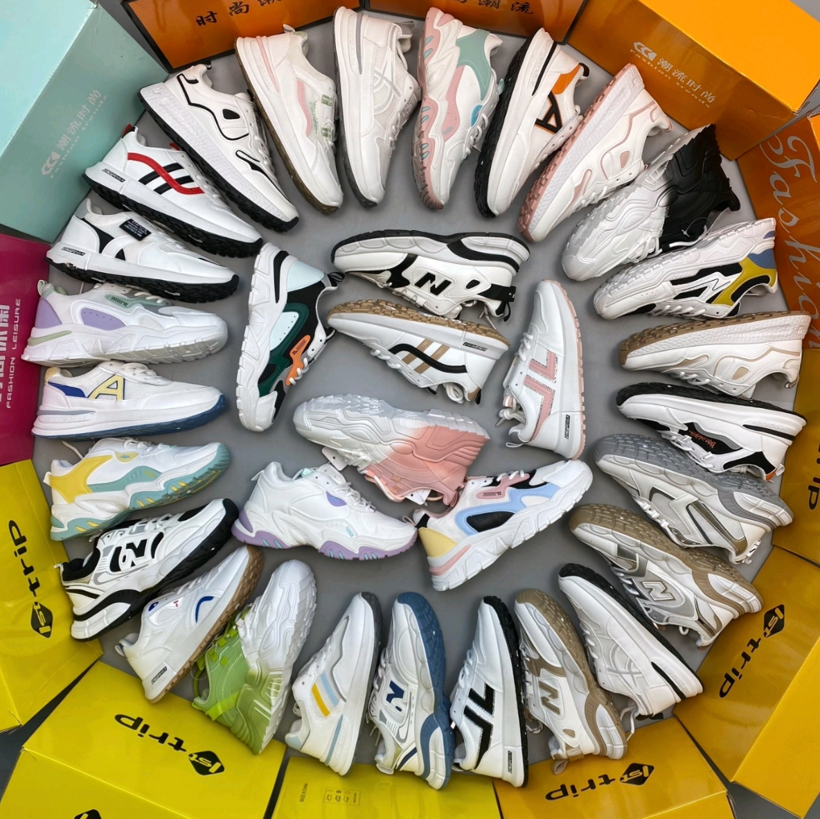 Lotes de 100 Zapatillas de Damas, Modelo W10311