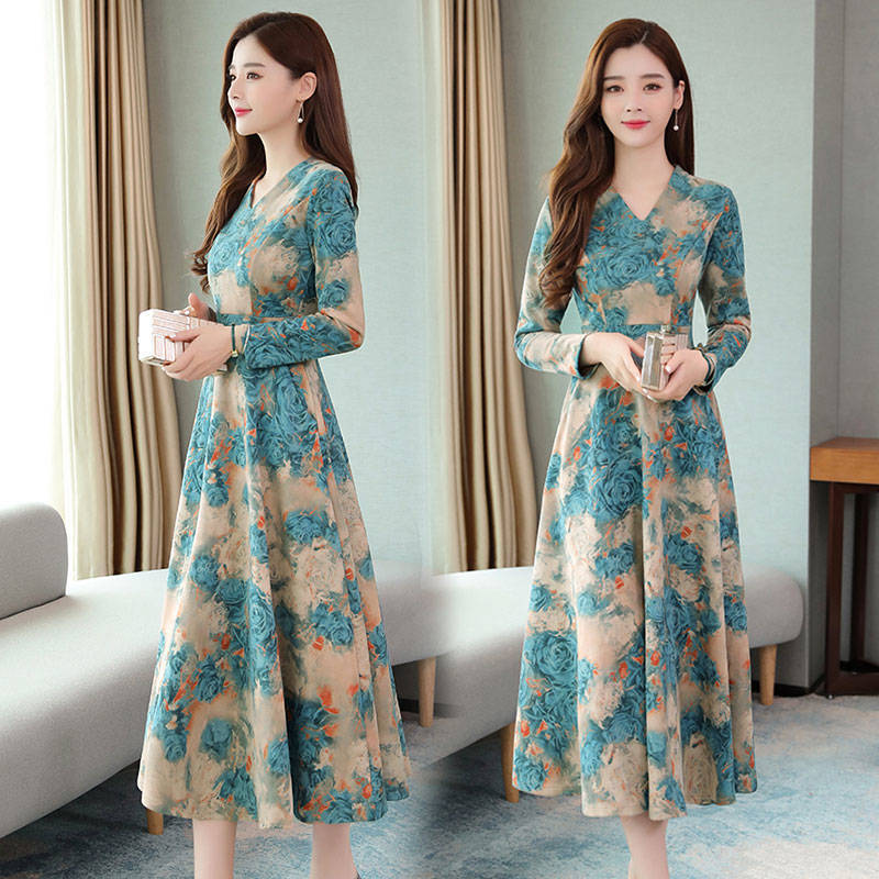Long-sleeved Women's Autumn And Winter Waist Was Thinner, V-neck Printed Over-the-knee Long Skirt
