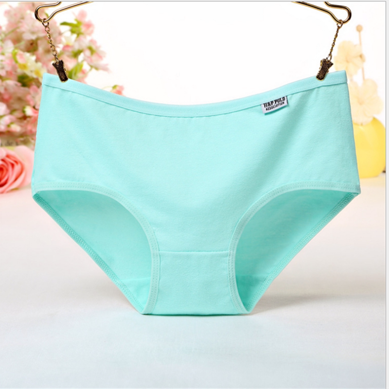 Mid-waist Seamless Solid Color Thin Triangle Shorts