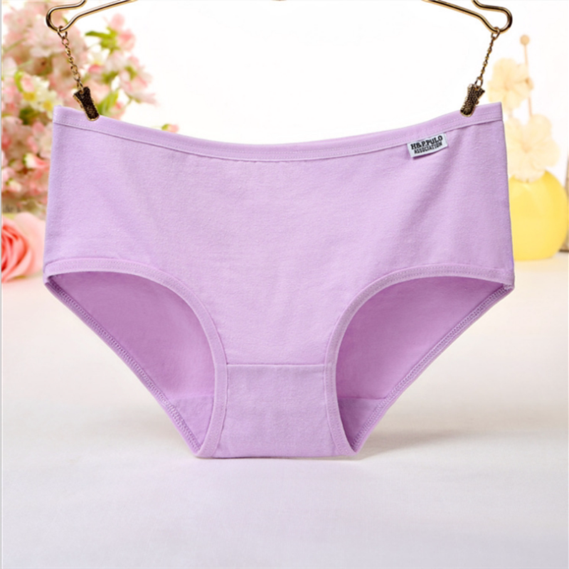 Mid-waist Seamless Solid Color Thin Triangle Shorts