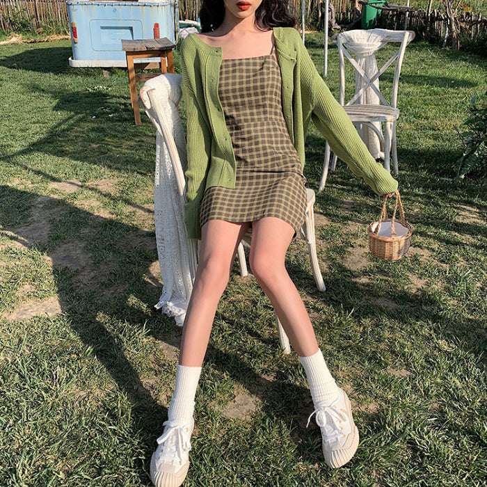 Early Spring Korean Version Of The New Avocado Green Retro Plaid Suspender Skirt