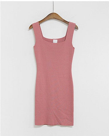 Sleeveless knitted dress