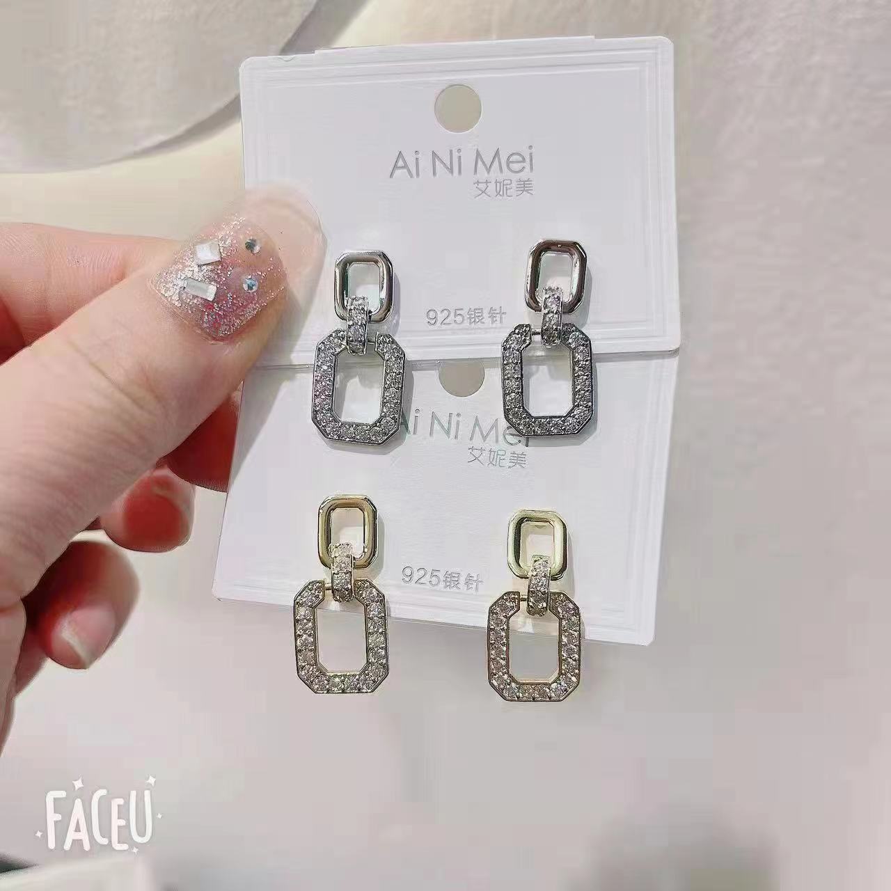 Lote de 100 Aretes Mixtos