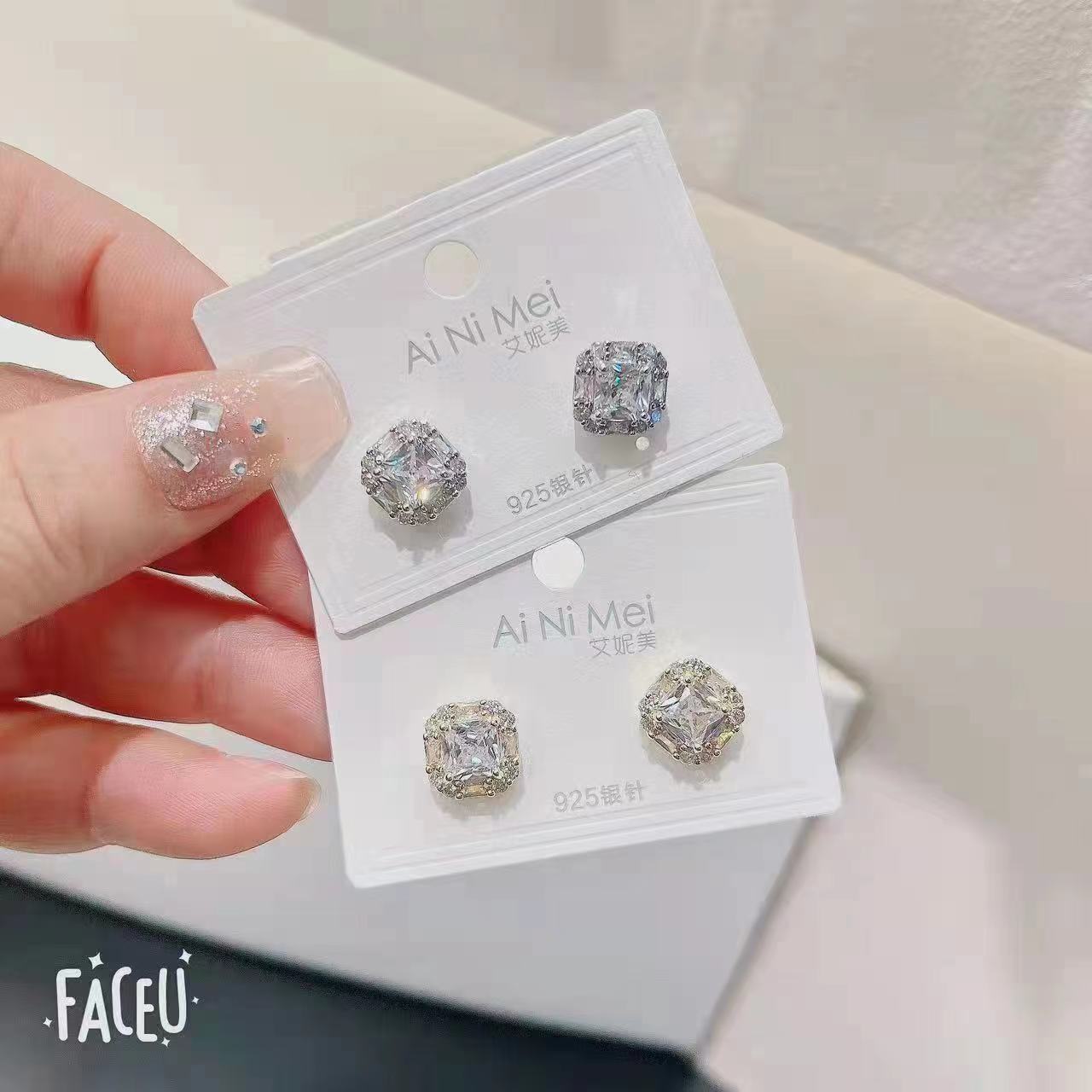 Lote de 100 Aretes Mixtos