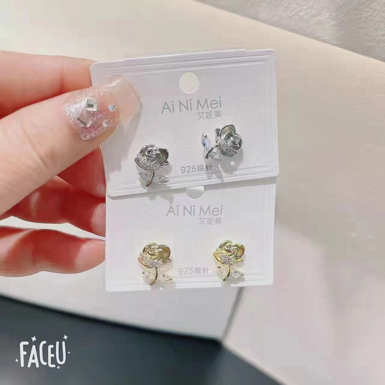 Lote de 100 Aretes Mixtos