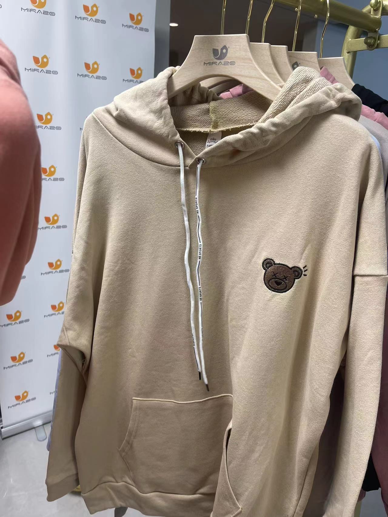 Lotes de 100 Hoodies  ($2.99 x pieza)