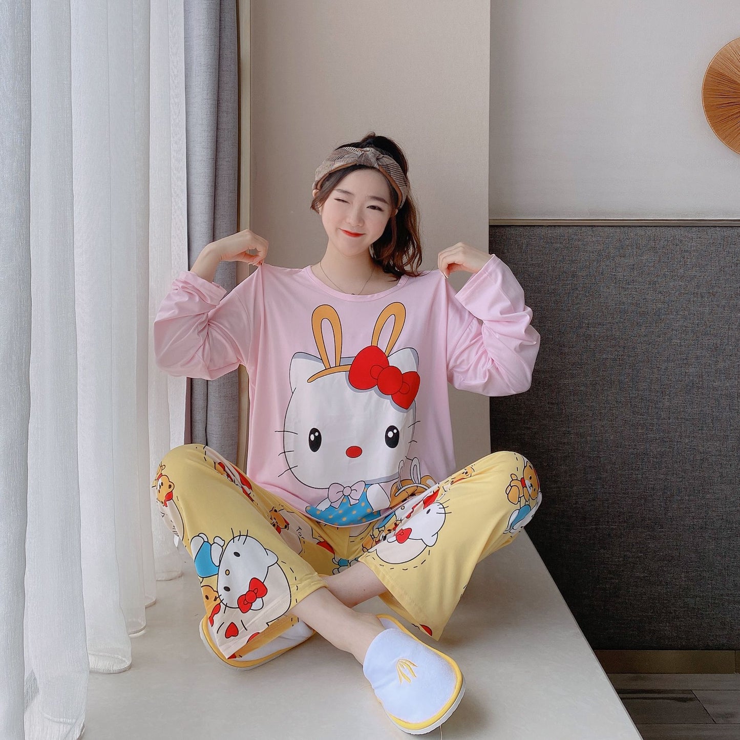 Outer Cartoon Pajamas Women's Short-sleeved Trousers  Polyester Fiber Home Service Two-piece Suit