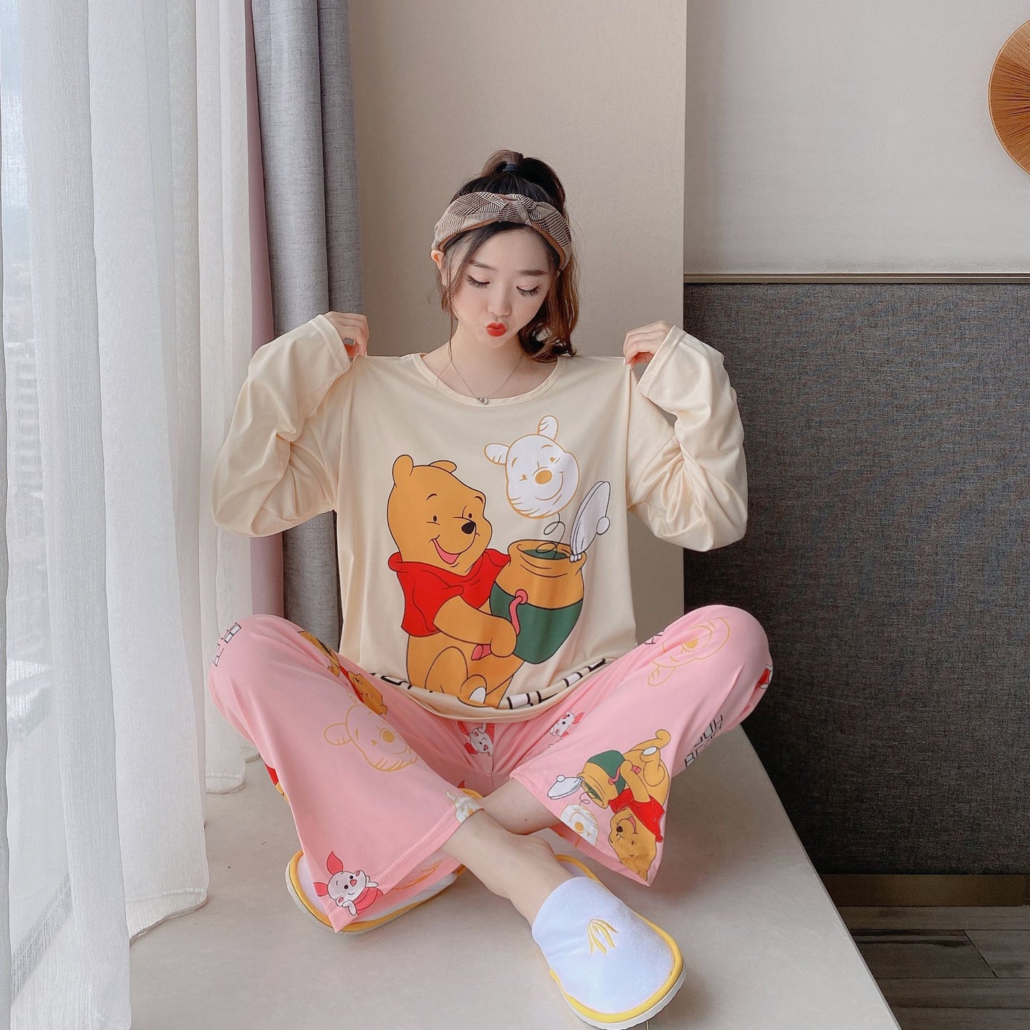 Outer Cartoon Pajamas Women's Short-sleeved Trousers  Polyester Fiber Home Service Two-piece Suit