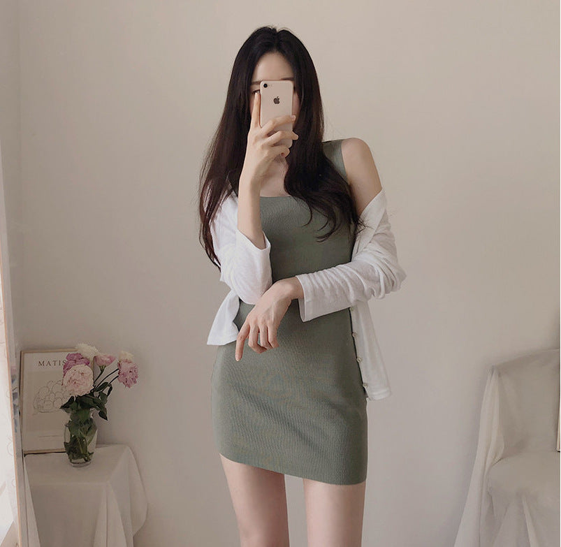 Sleeveless knitted dress