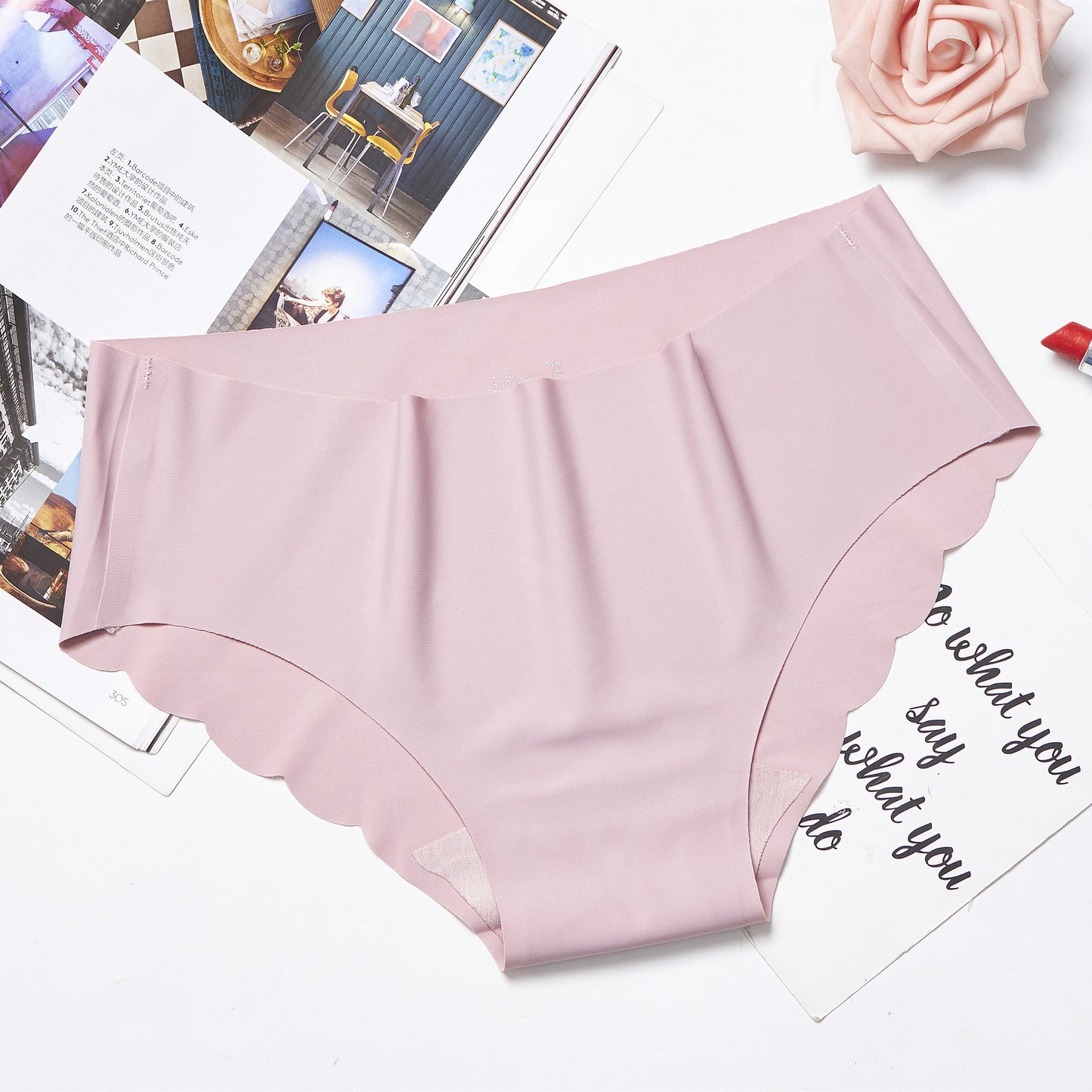 Wavy women's briefs