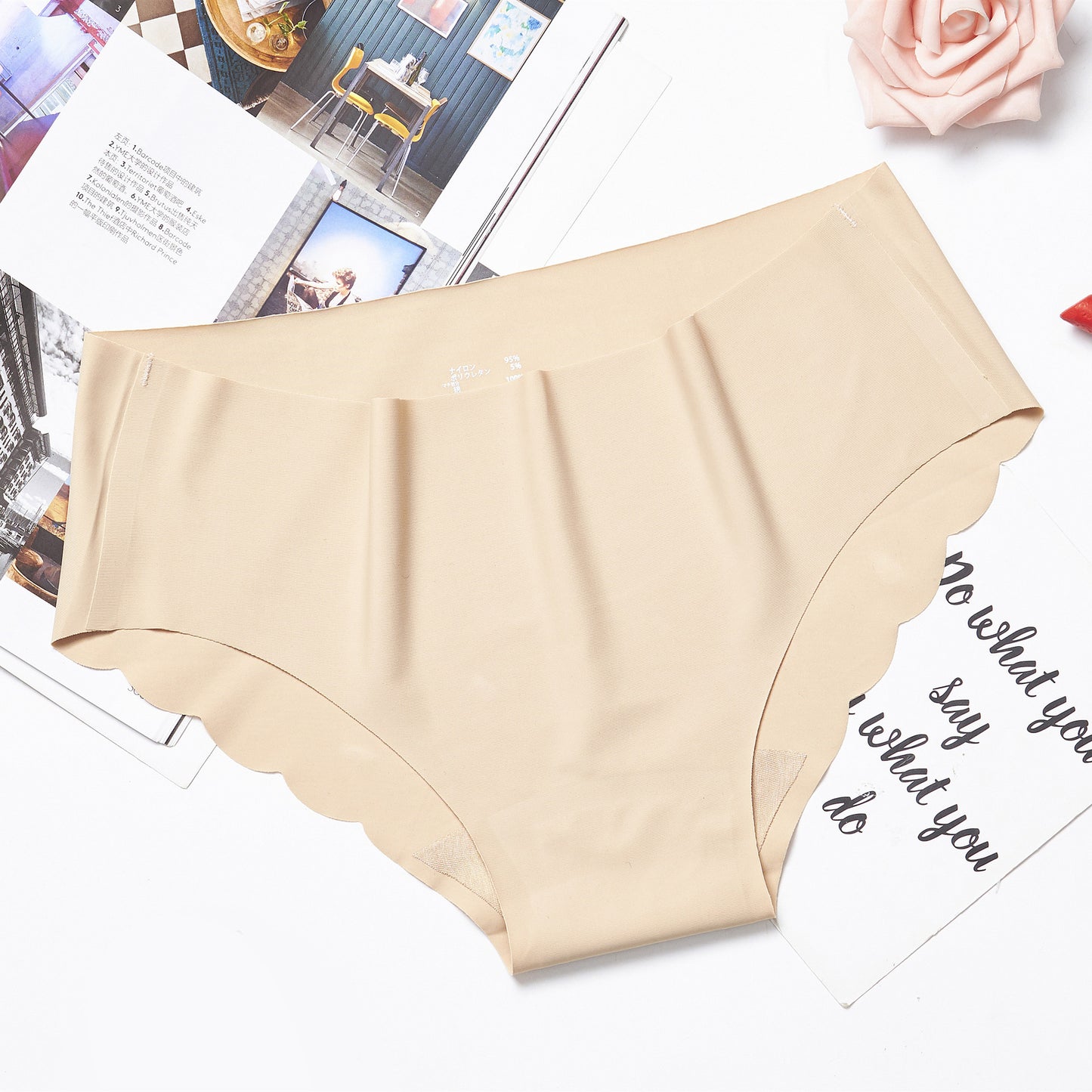 Wavy women's briefs