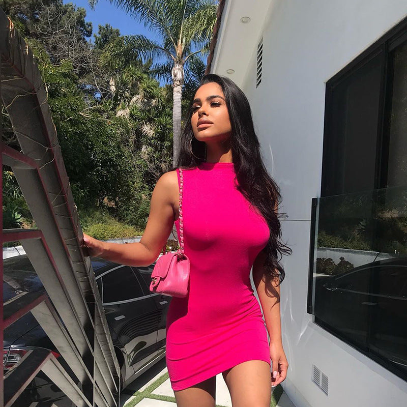 Women's tight-fitting dress with thin buttocks