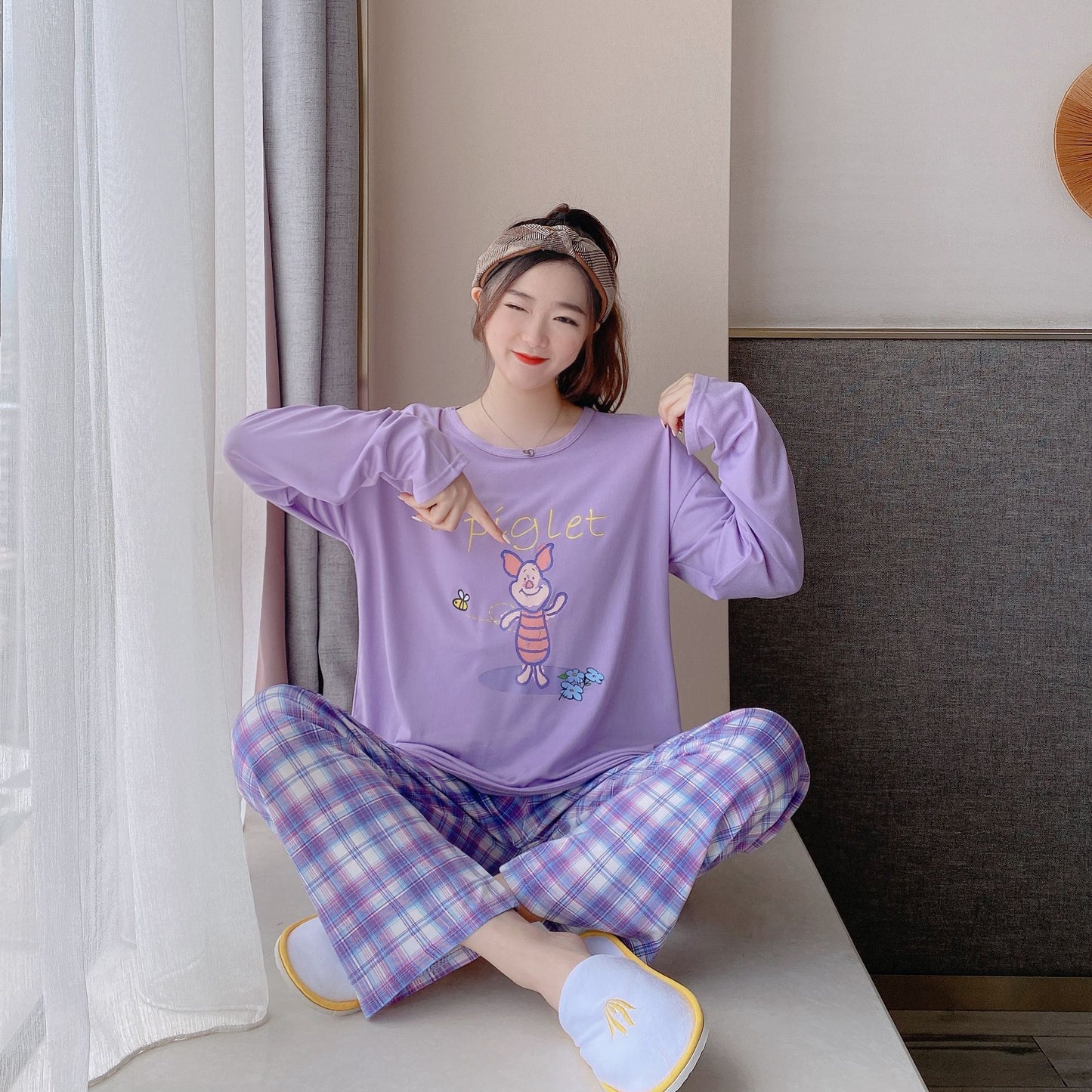 Outer Cartoon Pajamas Women's Short-sleeved Trousers  Polyester Fiber Home Service Two-piece Suit