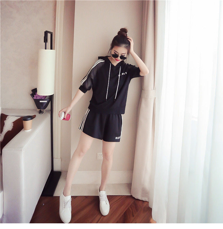 Two piece set of fashionable loose shorts