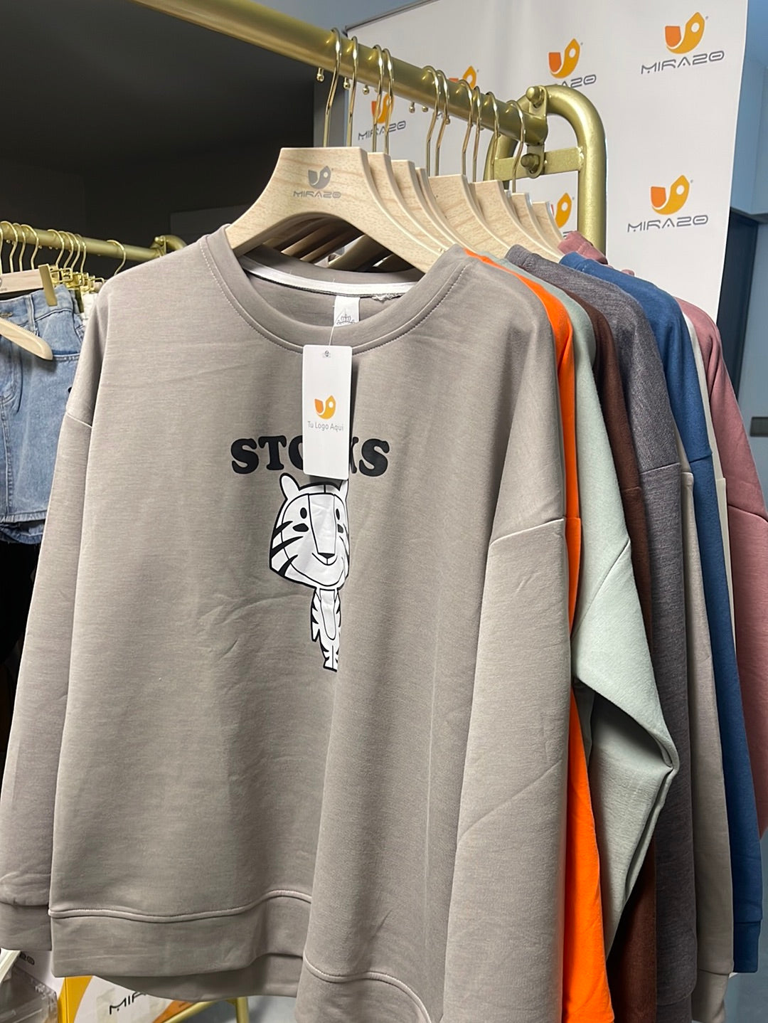 Lotes de 100 Sweaters Oversize ($2.40 x pieza)