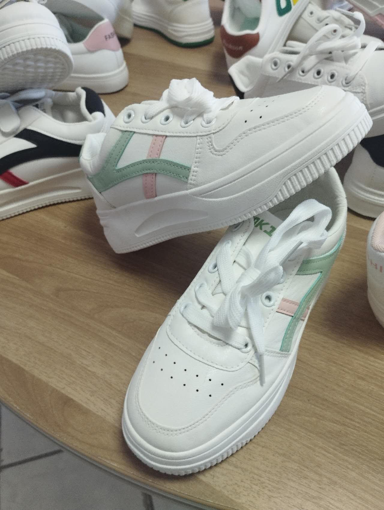 Oferta Solo para Panama / Bultos de 50 Zapatillas de Niños, Modelo N1738