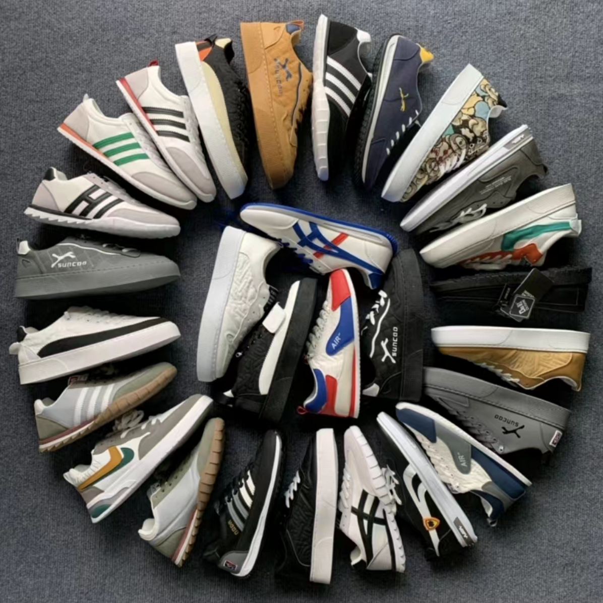Lotes de 100 Zapatillas de Caballeros, Modelo M1265