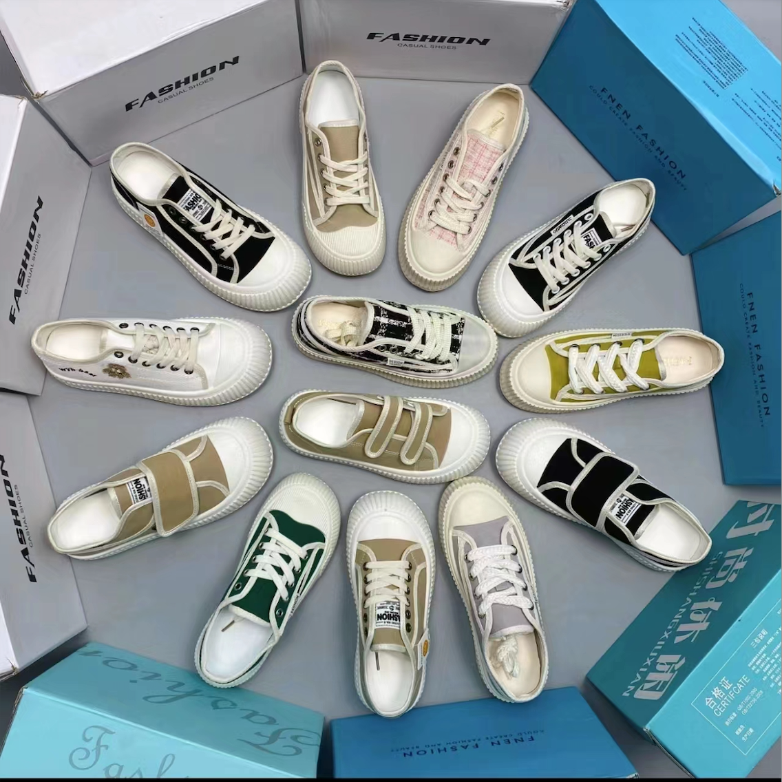 Lotes de 100 Zapatillas de Damas, Modelo W1072