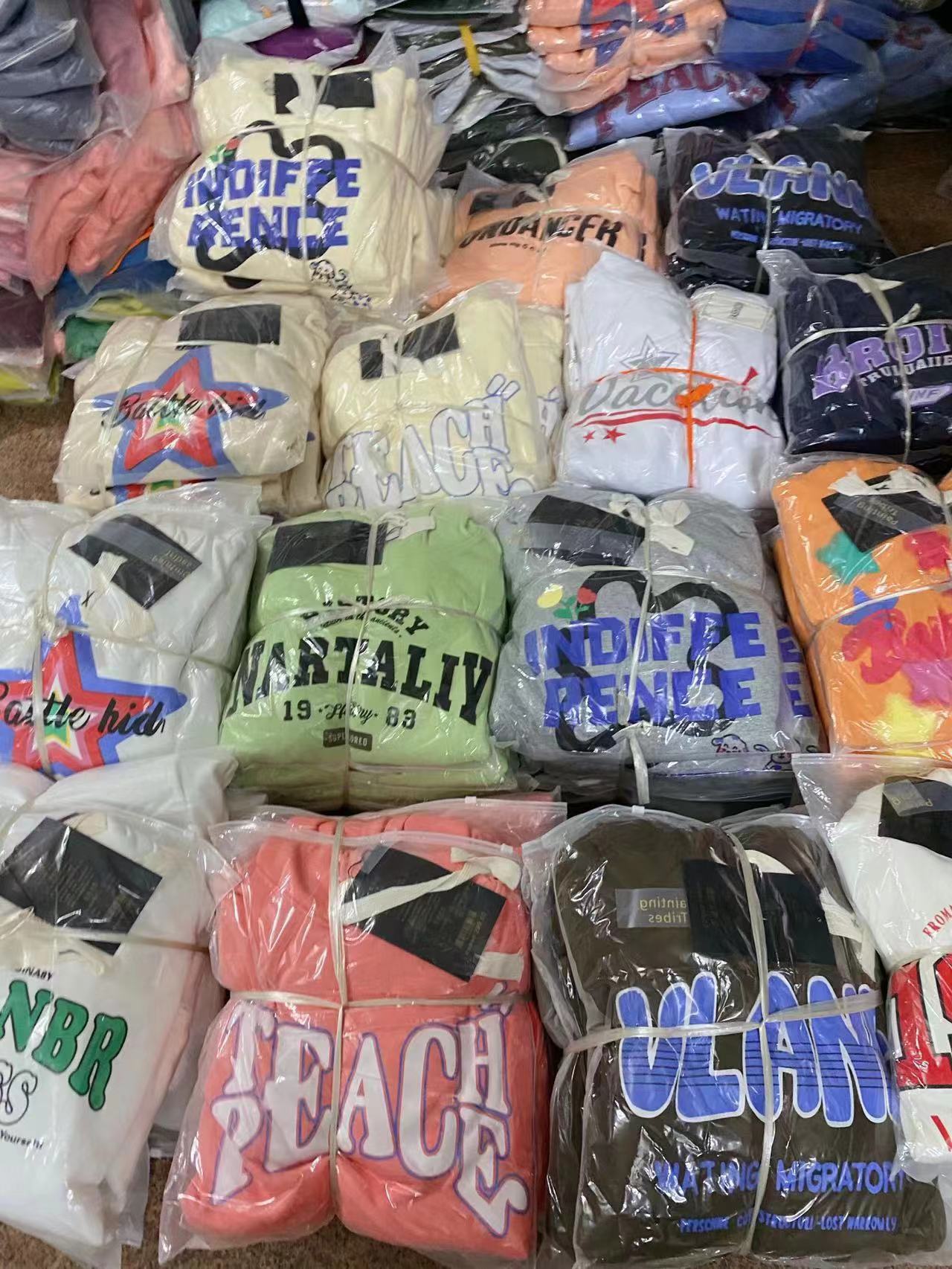 Lotes de 50Hoodies afelpados  ($5.75 x pieza)