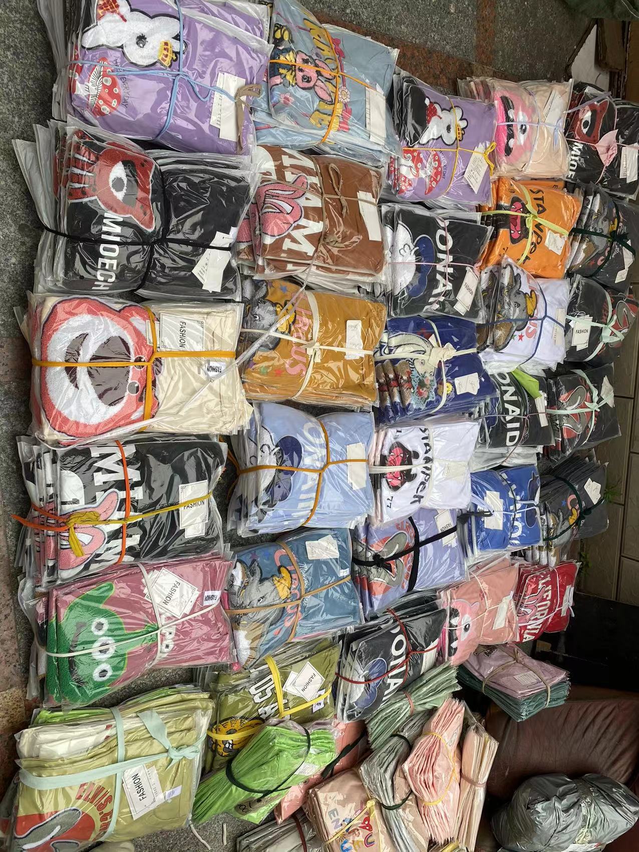 Lotes de 100 Tshirts Oversizes Estampada en caliente  ($1.85 x pieza)