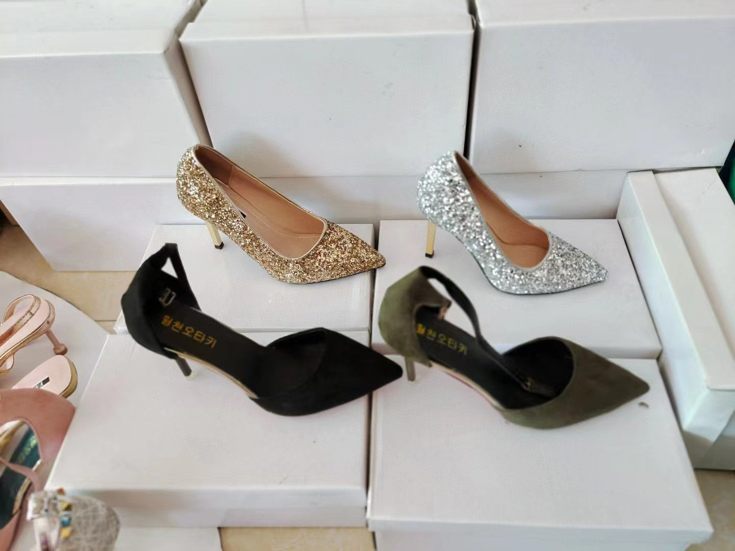 Oferta Solo para Panama / Bultos de 50 Zapatillas de Damas, Modelo WD9261