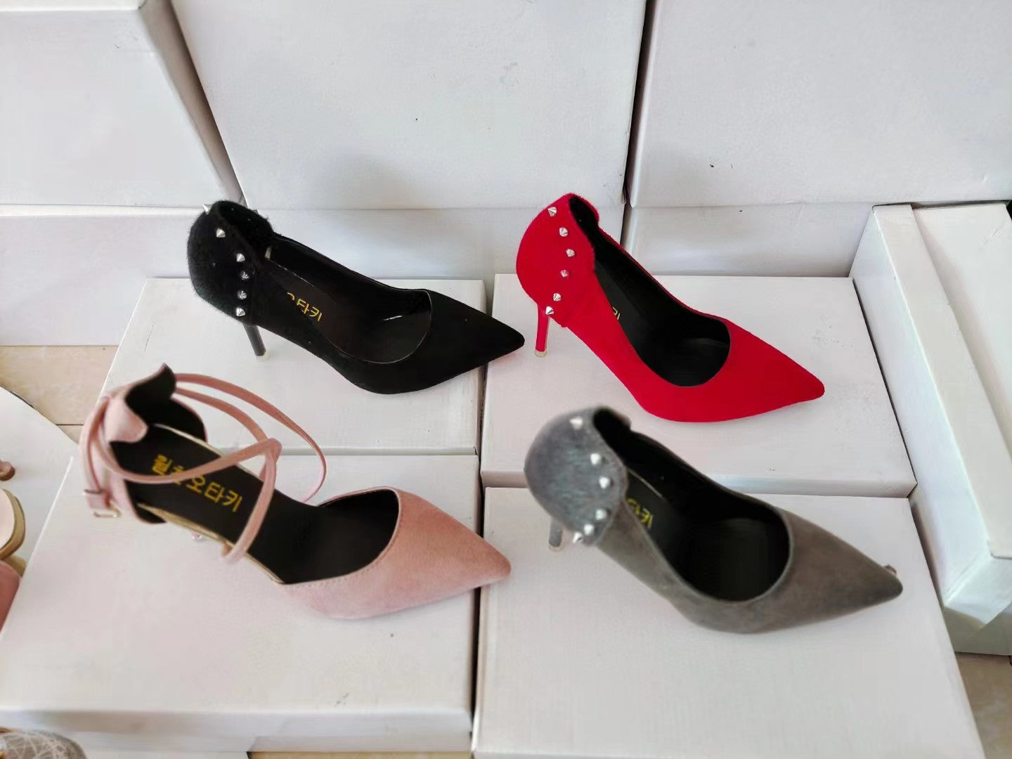 Oferta Solo para Panama / Bultos de 50 Zapatillas de Damas, Modelo WD9261