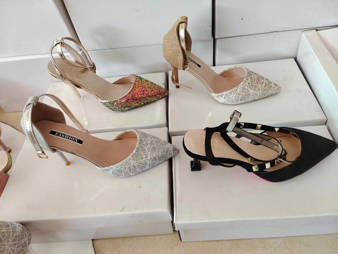 Oferta Solo para Panama / Bultos de 50 Zapatillas de Damas, Modelo WD9261