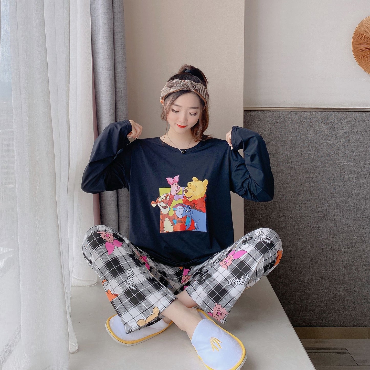 Outer Cartoon Pajamas Women's Short-sleeved Trousers  Polyester Fiber Home Service Two-piece Suit