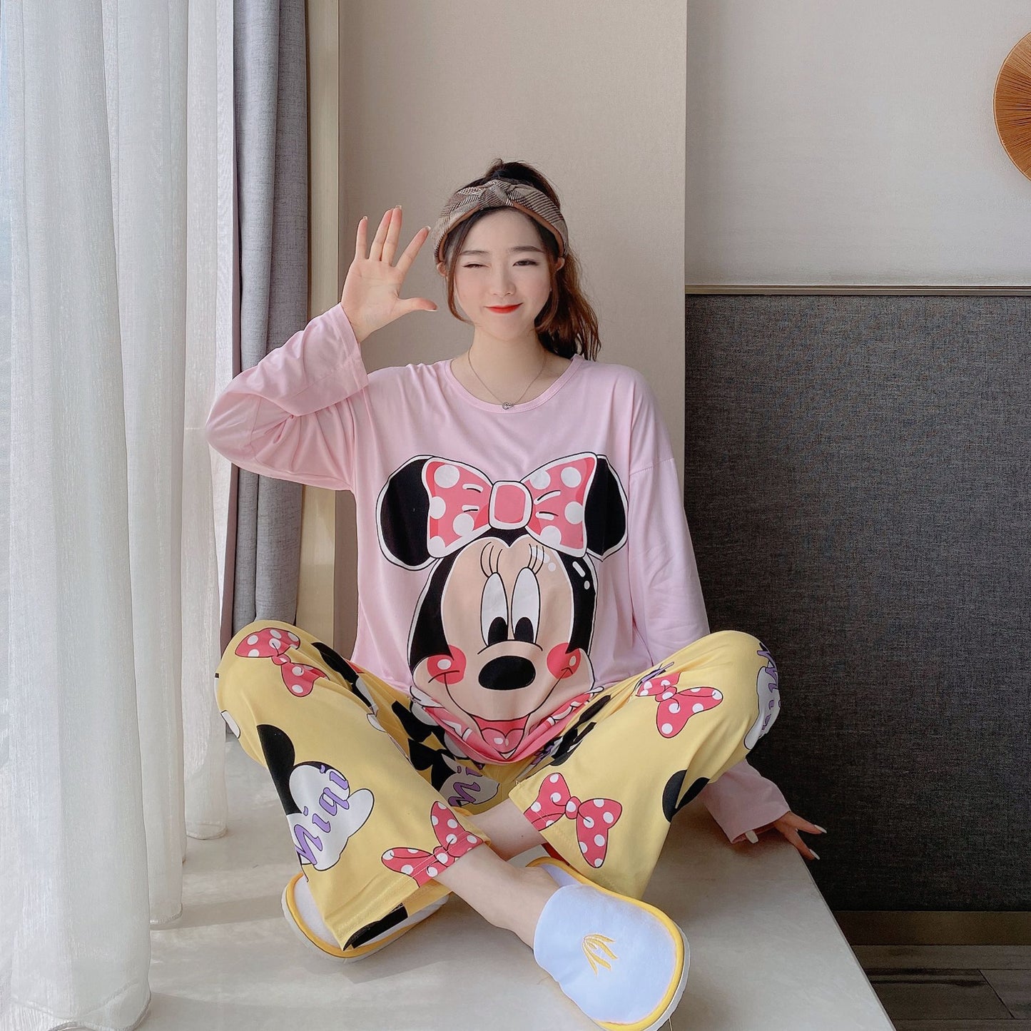 Outer Cartoon Pajamas Women's Short-sleeved Trousers  Polyester Fiber Home Service Two-piece Suit