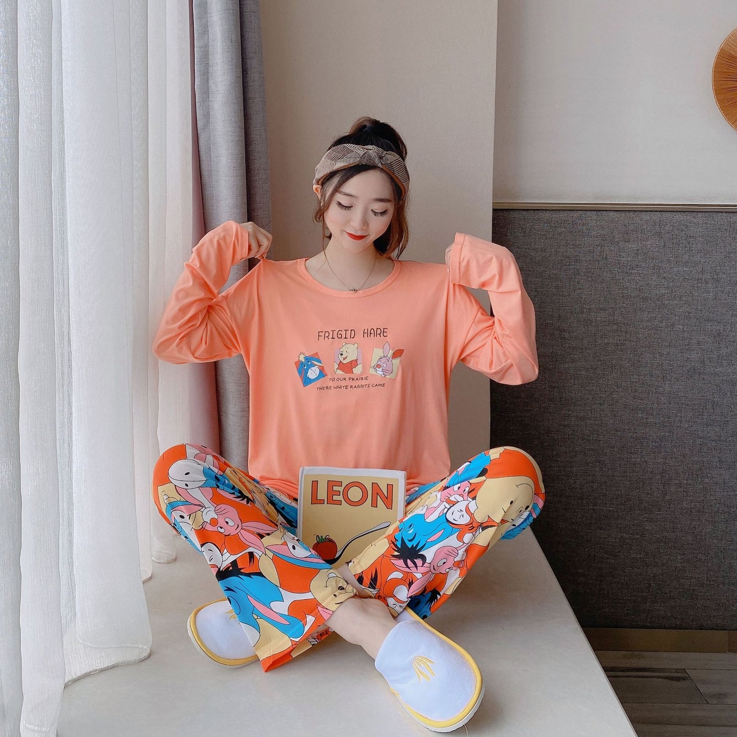 Outer Cartoon Pajamas Women's Short-sleeved Trousers  Polyester Fiber Home Service Two-piece Suit